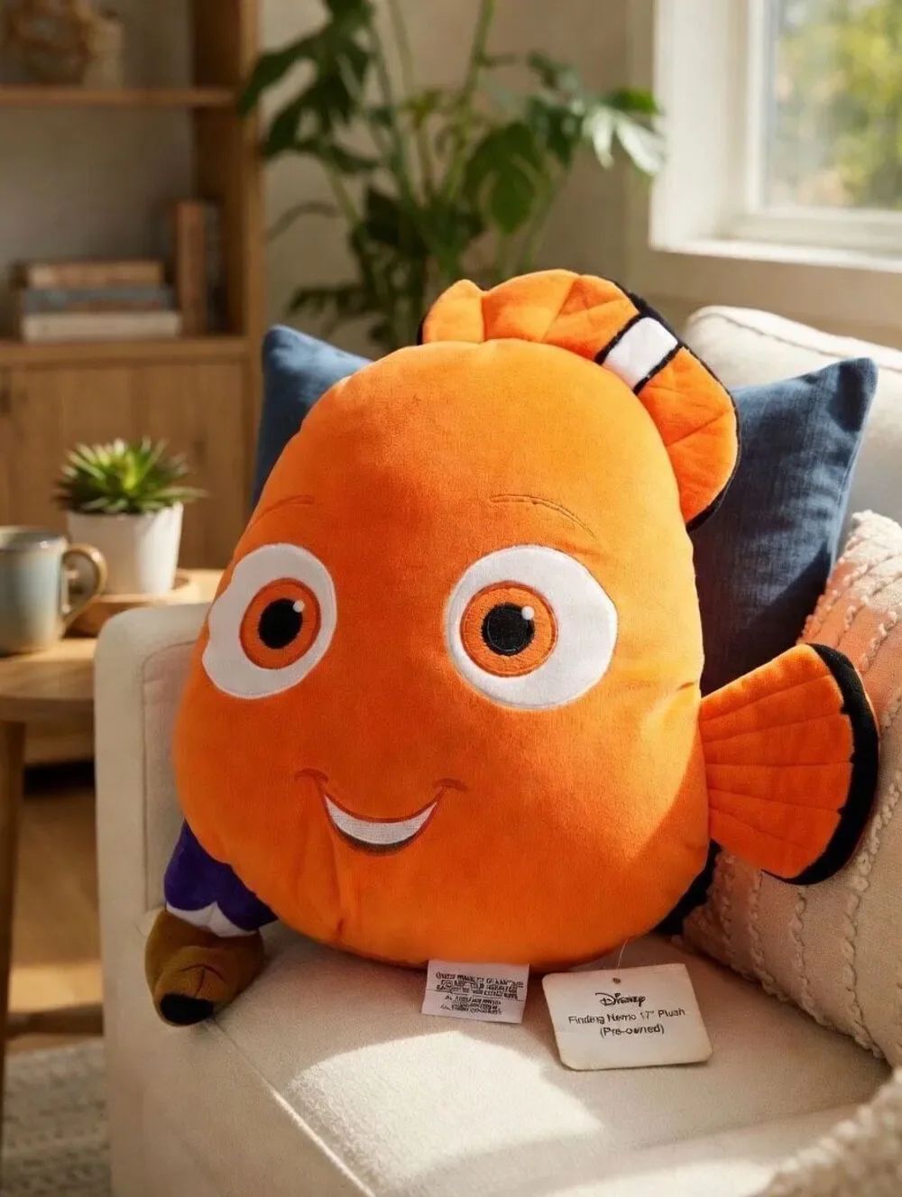 Disney Finding Nemo 17" Plush (Pre-owned)